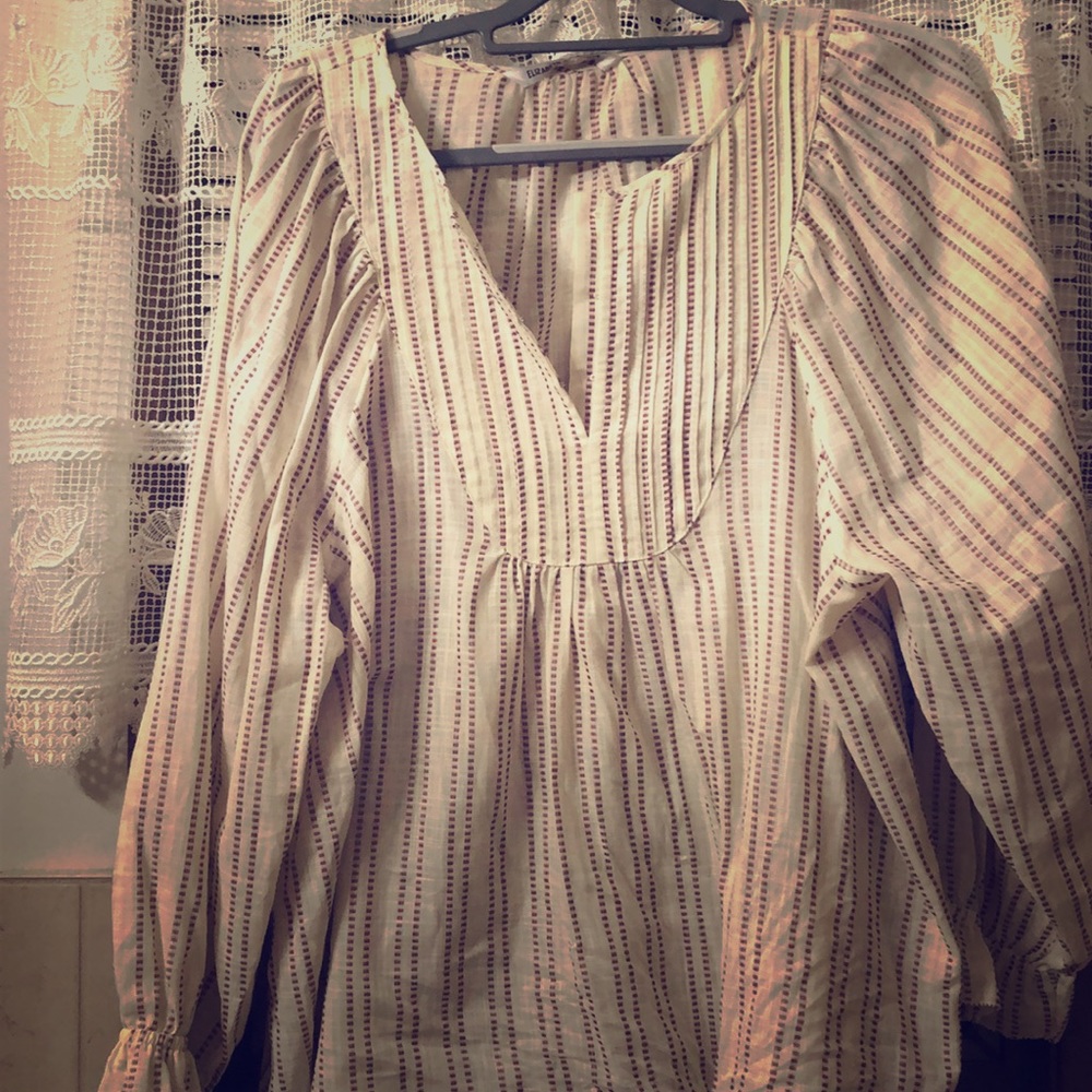 NWT Elizabeth and James Top